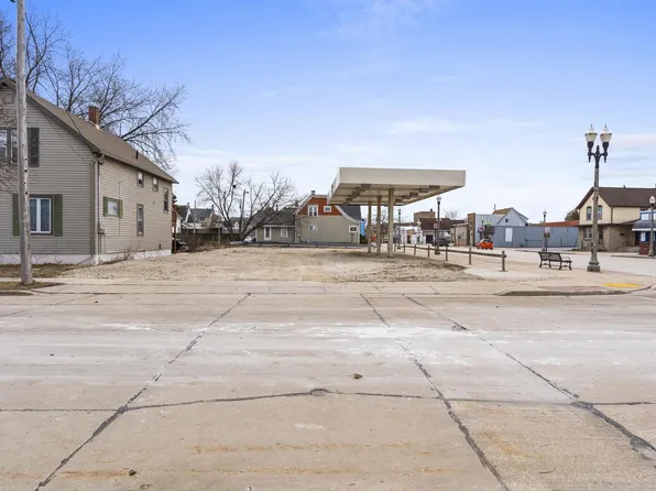 2023 WASHINGTON STREET, Two Rivers, WI 54241