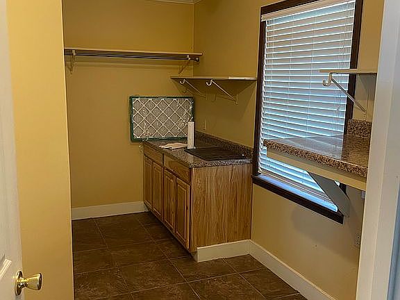 5th image of 10 Bayou Cove Cir