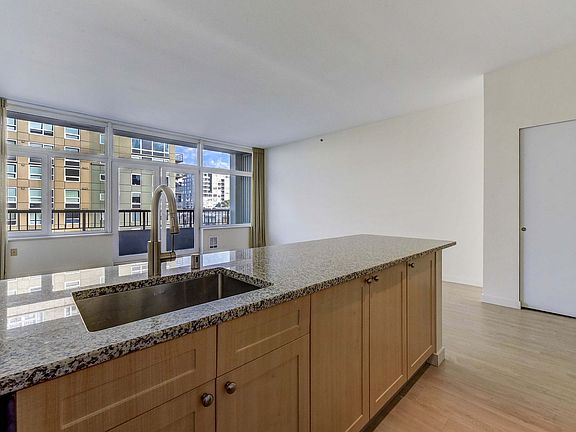5th image of 2717 Western Ave APT 7004