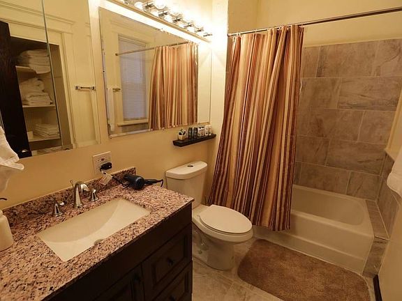 4th image of 4865 N Magnolia Ave APT 1