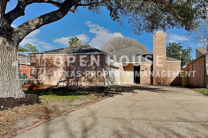2127 Jamara Ln — Photo 1