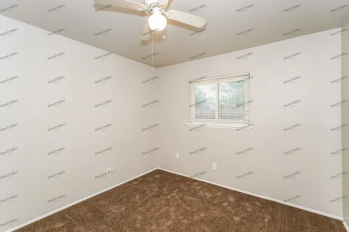 7604 Woodfield Rd — Photo 10