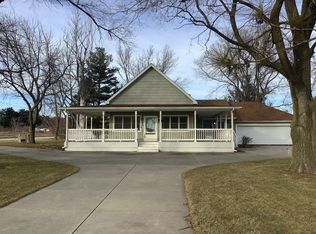 2086 Bloods Point Rd, Cherry Valley, IL 61016