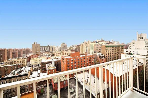 Sold by Town Residential | media 4