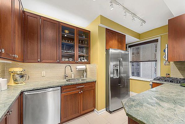 1st image of 220 Madison Ave APT 9J