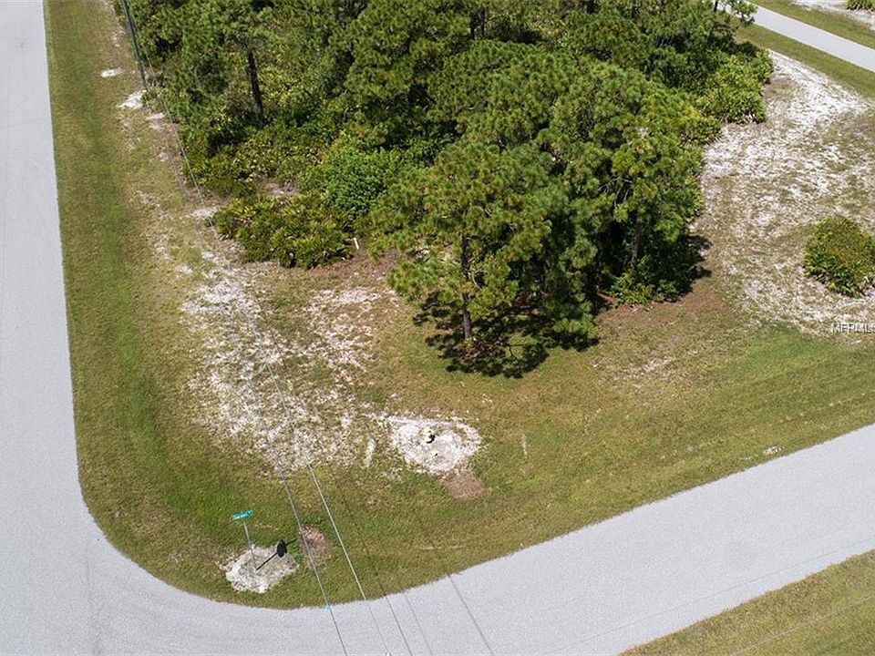 1st image of 2 Garden Dr