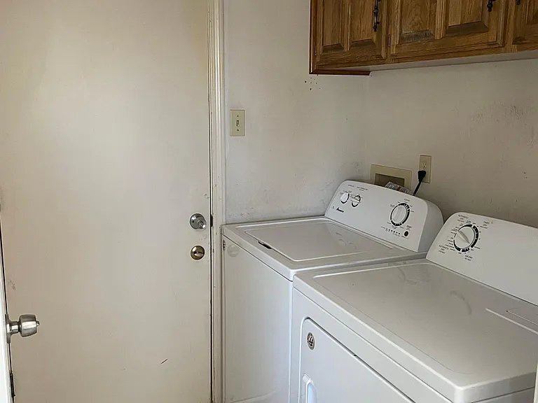1364 Fox Hollow St — Photo 6