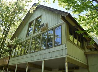 803 Lookout Ct, Lords Valley, PA 18428