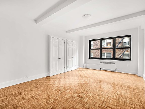 3rd image of 310 E 44th St APT 811
