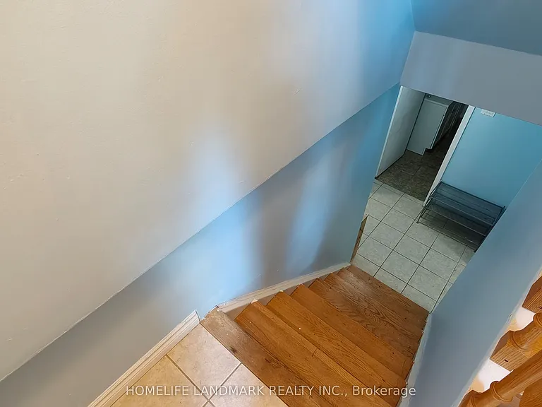 385 Marybay Cres #2 — Photo 12