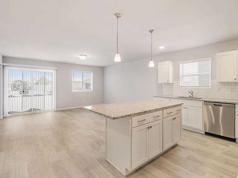 1257 Baker St — Photo 5