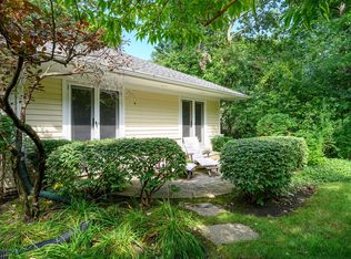 1367 Edgewood Ln, Winnetka, IL 60093