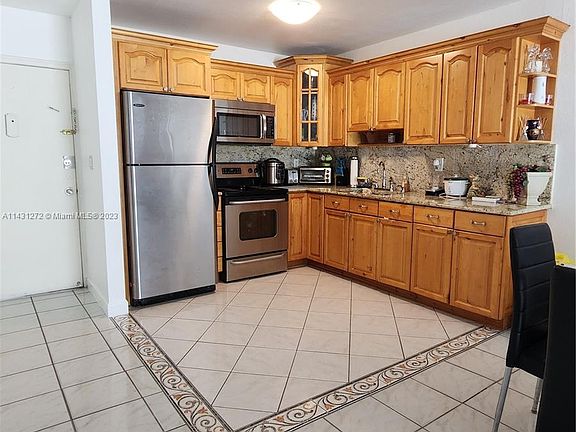 4th image of 1855 W 62nd St #E-328