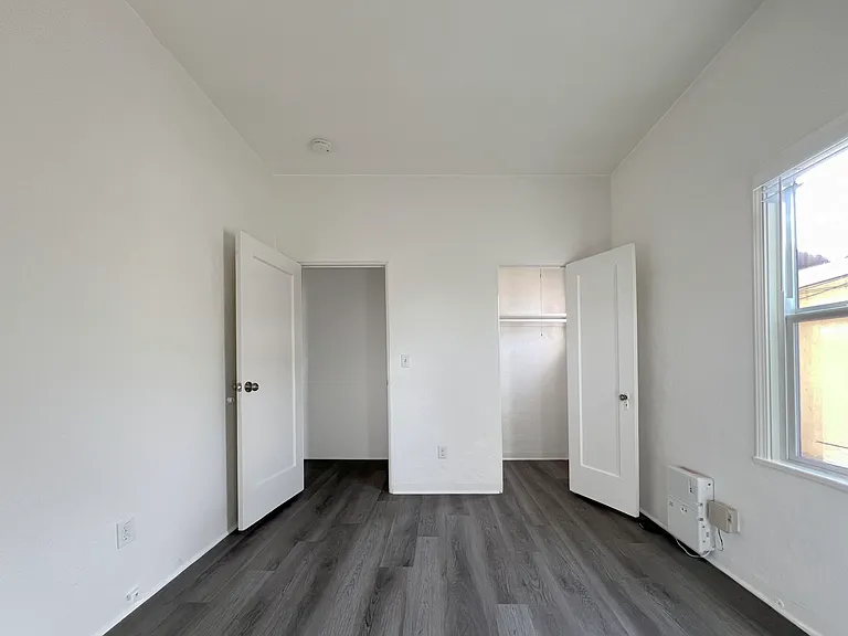 3325 E 2nd St #5 — Photo 7