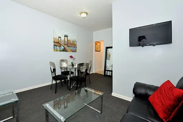 Rented by Eisenberg Exclusives | media 74