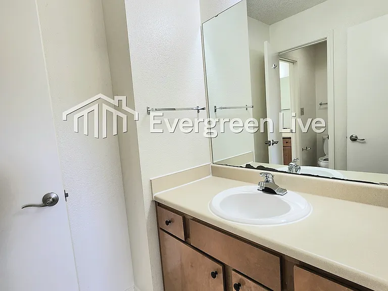 2303 Sandia Ct — Photo 19
