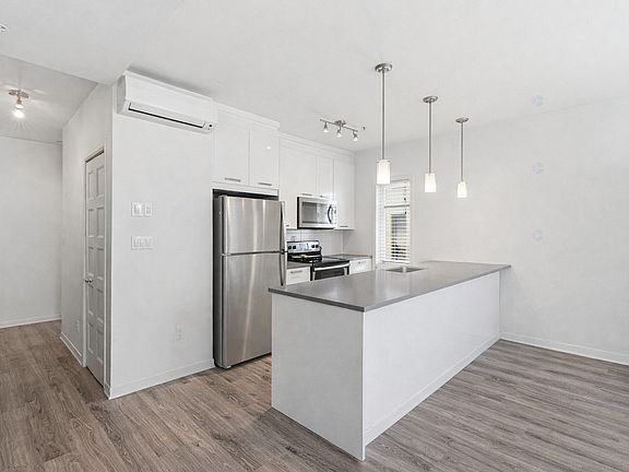 4th image of 9640 Rue William Fleming #209