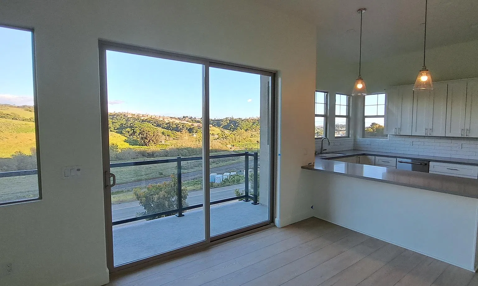 1013 Canyon Ln — Photo 4