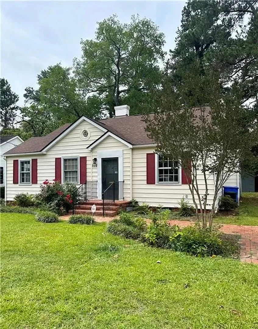 3 Bedroom 2 Bathroom Home in Haymount — Photo 3