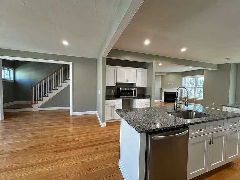 1205 Hunting Hill Dr — Photo 3