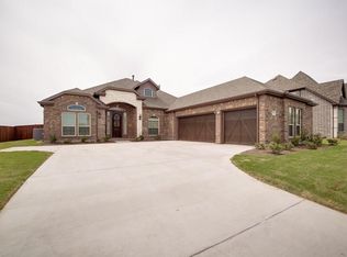 1273 Flamingo Rd, Forney, TX 75126