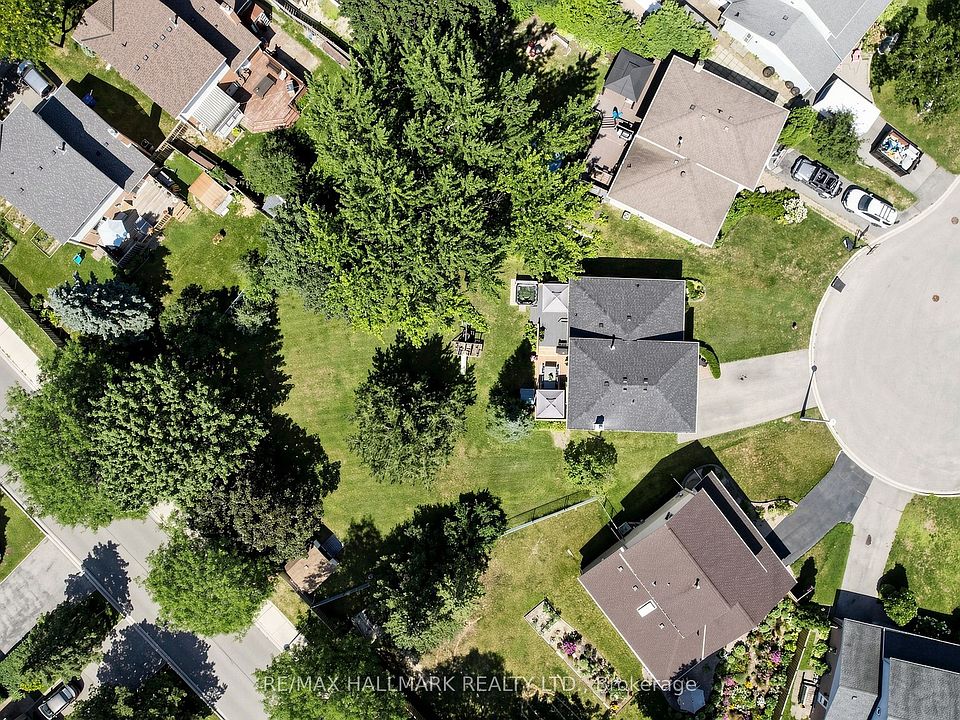 1st image of 20 Oak Ct #2