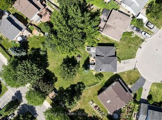 20 Oak Ct #2, Aurora, ON L4G3J6