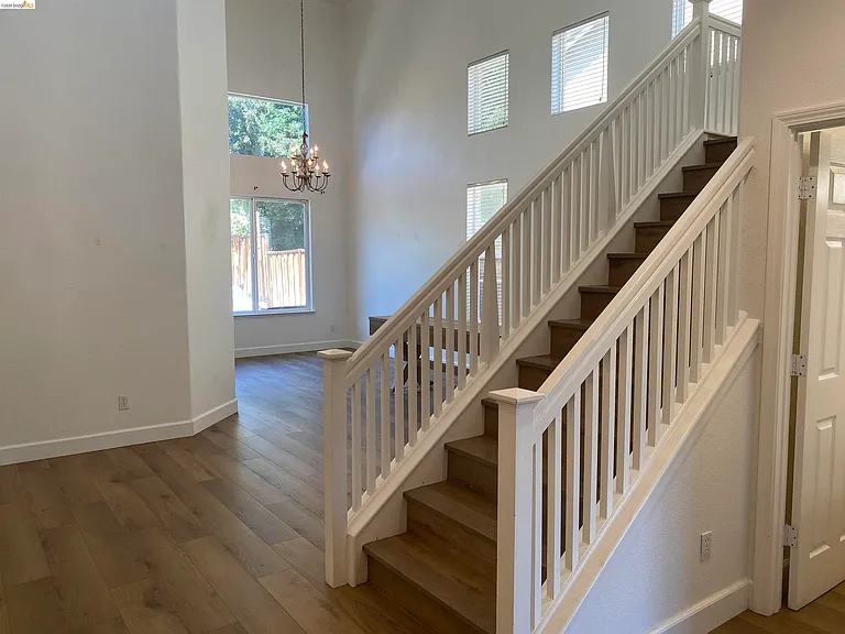1417 Solana Dr — Photo 6