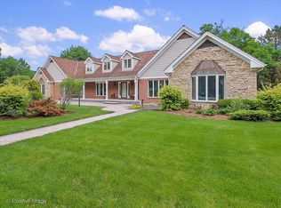 386 W Arboretum Cir, Wheaton, IL 60189