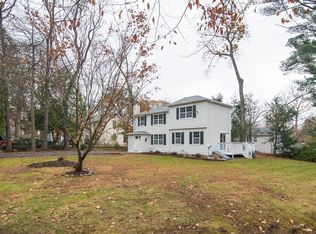 40 Cypress Ln, Yorktown Heights, NY 10598