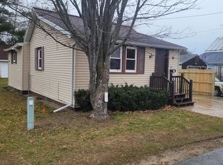 120 Call Ave, Oconto, WI 54153