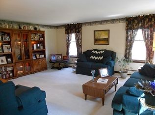 489 Maple Shade Rd, Cranberry, PA 16319