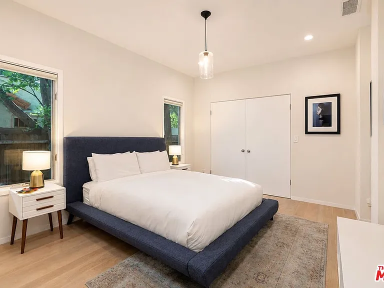 459 N Flores St — Photo 21