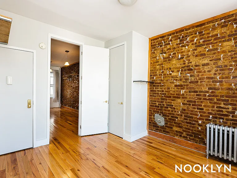 238 Irving Ave #3R — Photo 13