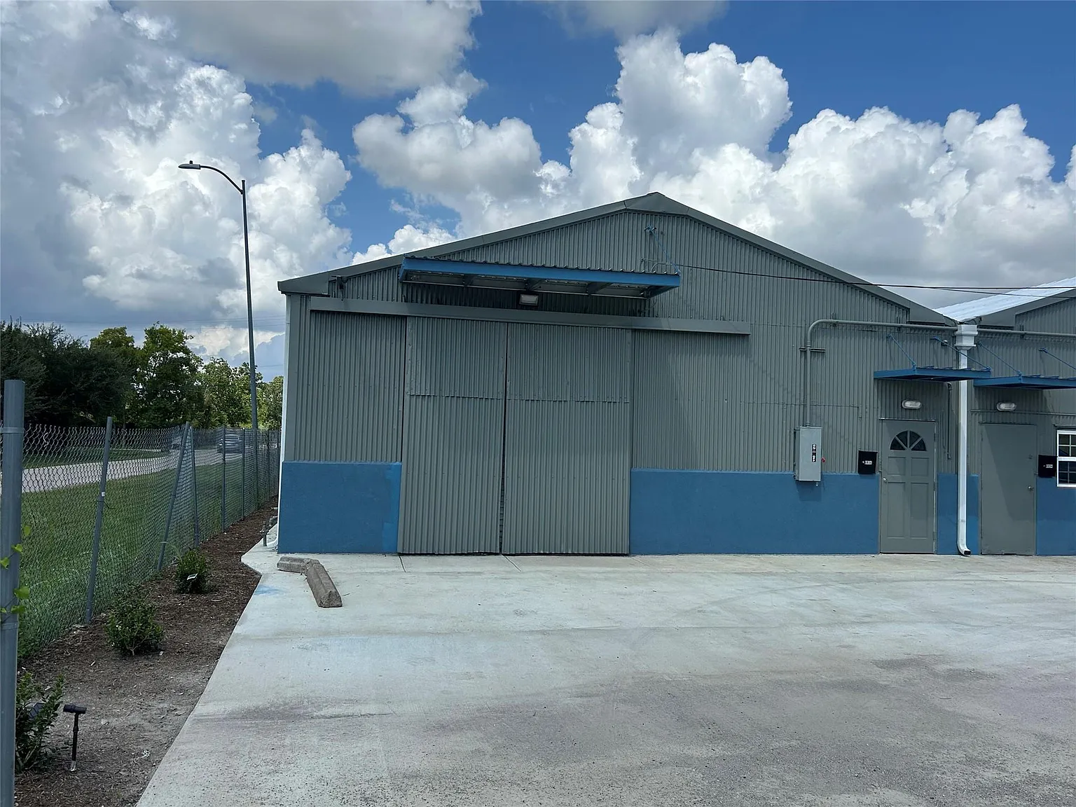 Studio, 1.0 bath, 1850 sqft, $2,000 — Photo 1