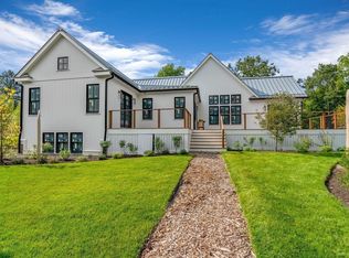 28 Hatch Farm Ln, Concord, MA 01742