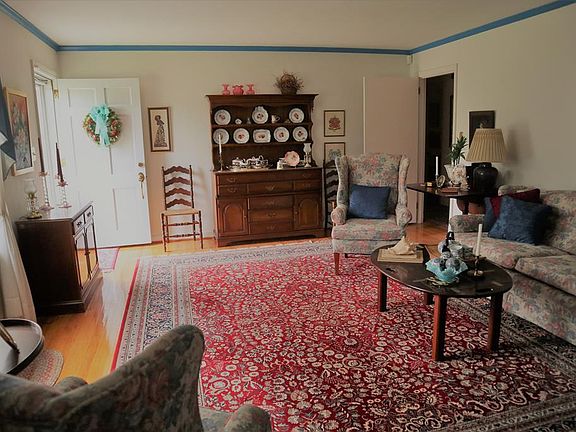 3rd image of 263 Southland Dr