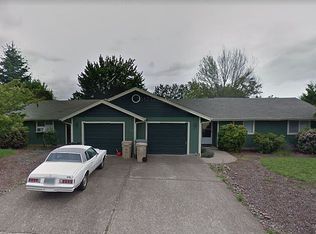212 SE Pine Pl, Dallas, OR 97338