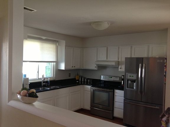 3rd image of 3181 Crestwood Ln
