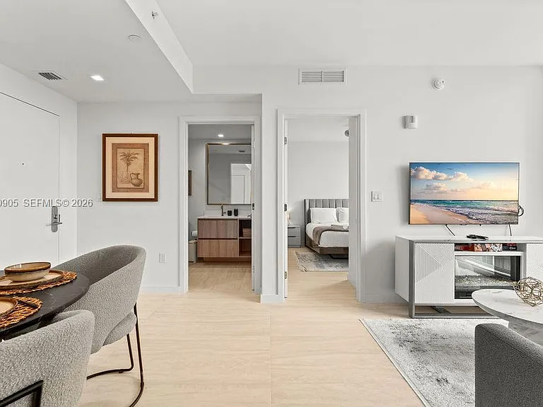 77 SE 5th St #1515 — Photo 17