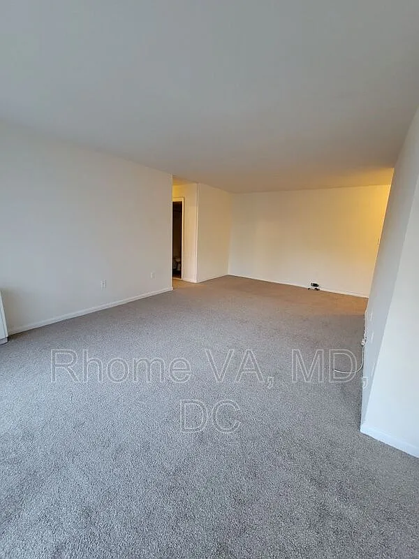 Building Photo - 8830 Piney Branch Rd #403