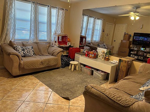 4th image of 6210 SW 39th Court