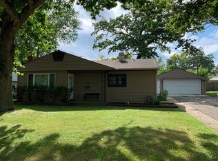 36 Sparrow Rd, Carpentersville, IL 60110