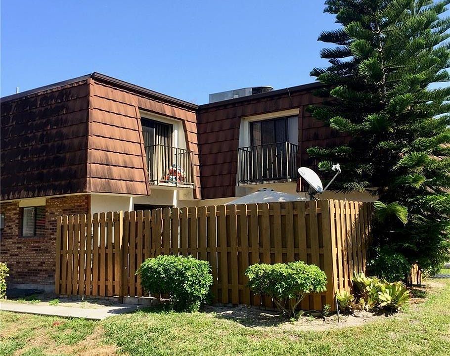 1st image of 1408 Park Shore Cir APT 4