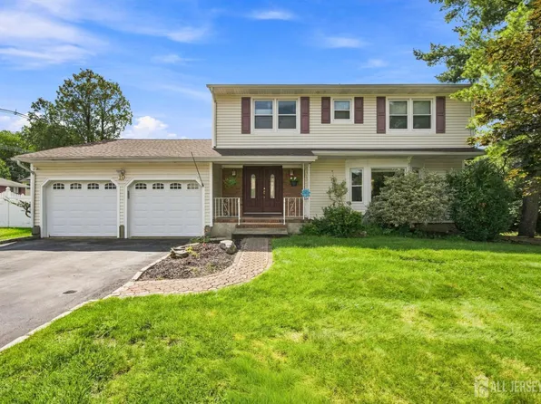 19 Ballo Pl, Edison, NJ 08820