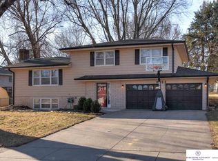 9821 Taylor St, Omaha, NE 68134