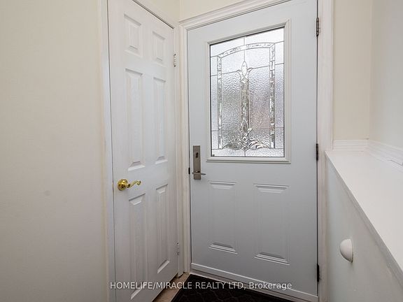 3rd image of 70 Moregate Cres #51