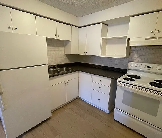 35 Campbell St #3 — Photo 8