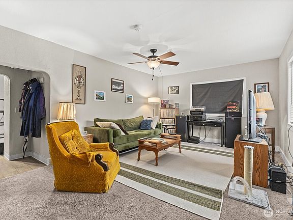 3rd image of 3116 3118 N 8th Street