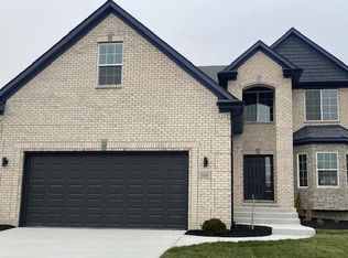 318 White Owl Ln, Dundee, MI